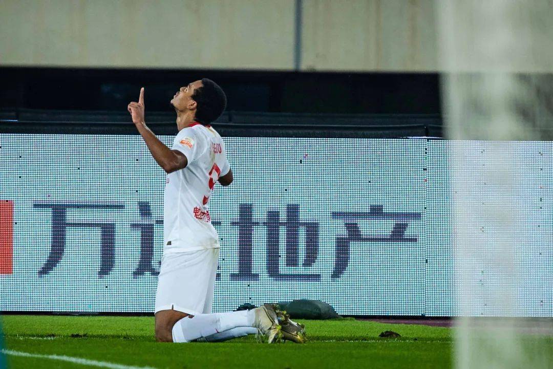 梅斯锋线状态火爆，取得关键胜利