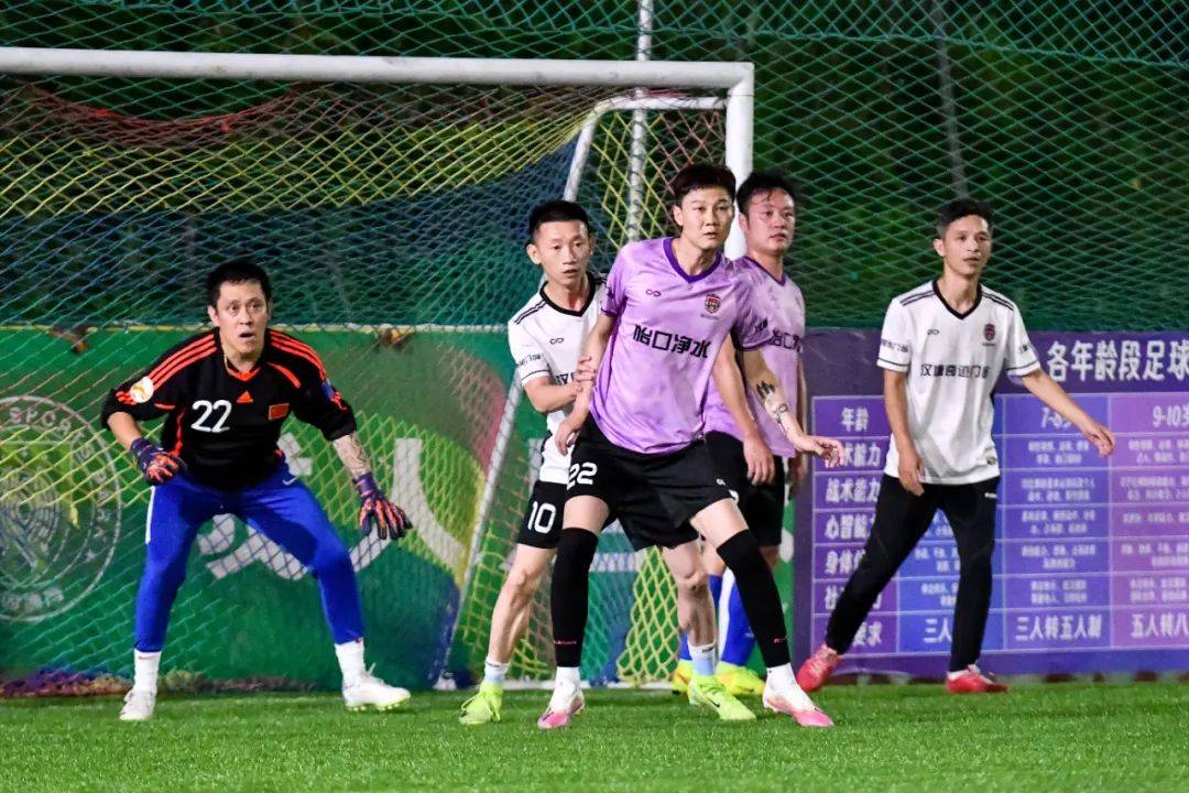 联赛进入白热化阶段，各队展开激烈角逐的简单介绍