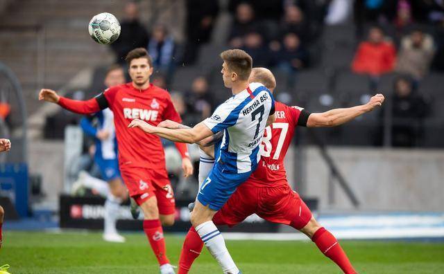 柏林赫塔后防线伤病不断，球队寻找替补的简单介绍