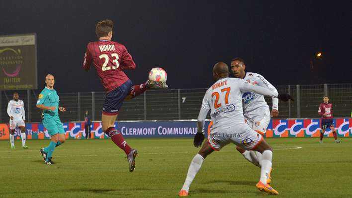 包含甘冈客场完胜，异军突起势不可挡的词条