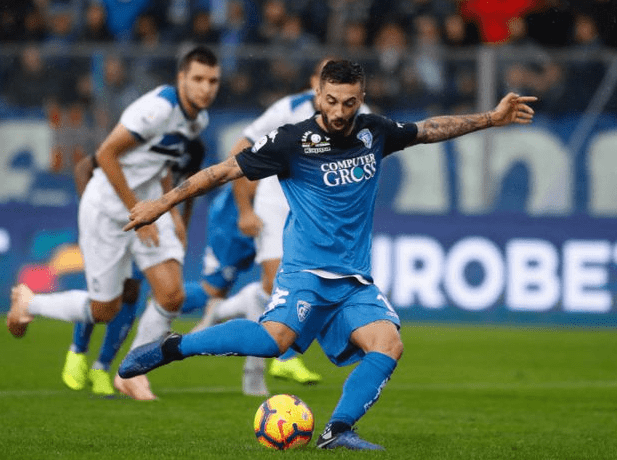 格拉茨风雨欧冠之路，球员全力备战淘汰赛