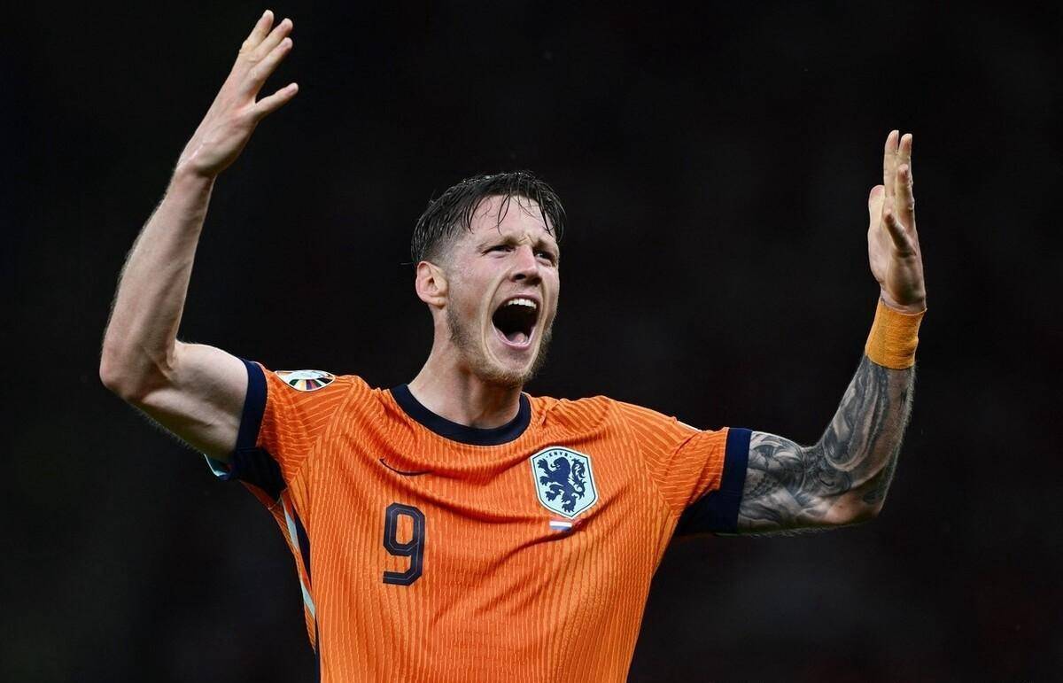 荷兰队员表现出色，成功晋级下一轮比赛