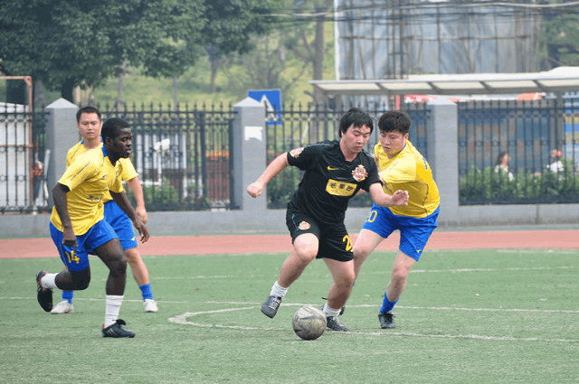 九游体育官方登录入口-职业足球俱乐部踢出精彩表现