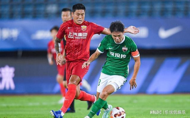 包含弗莱堡客场告捷，转守为攻实现逆袭的词条