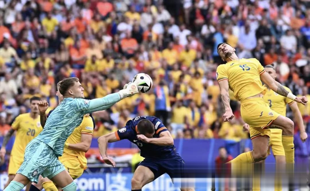 包含荷兰不敌土耳其，小组首名之争备受关注的词条