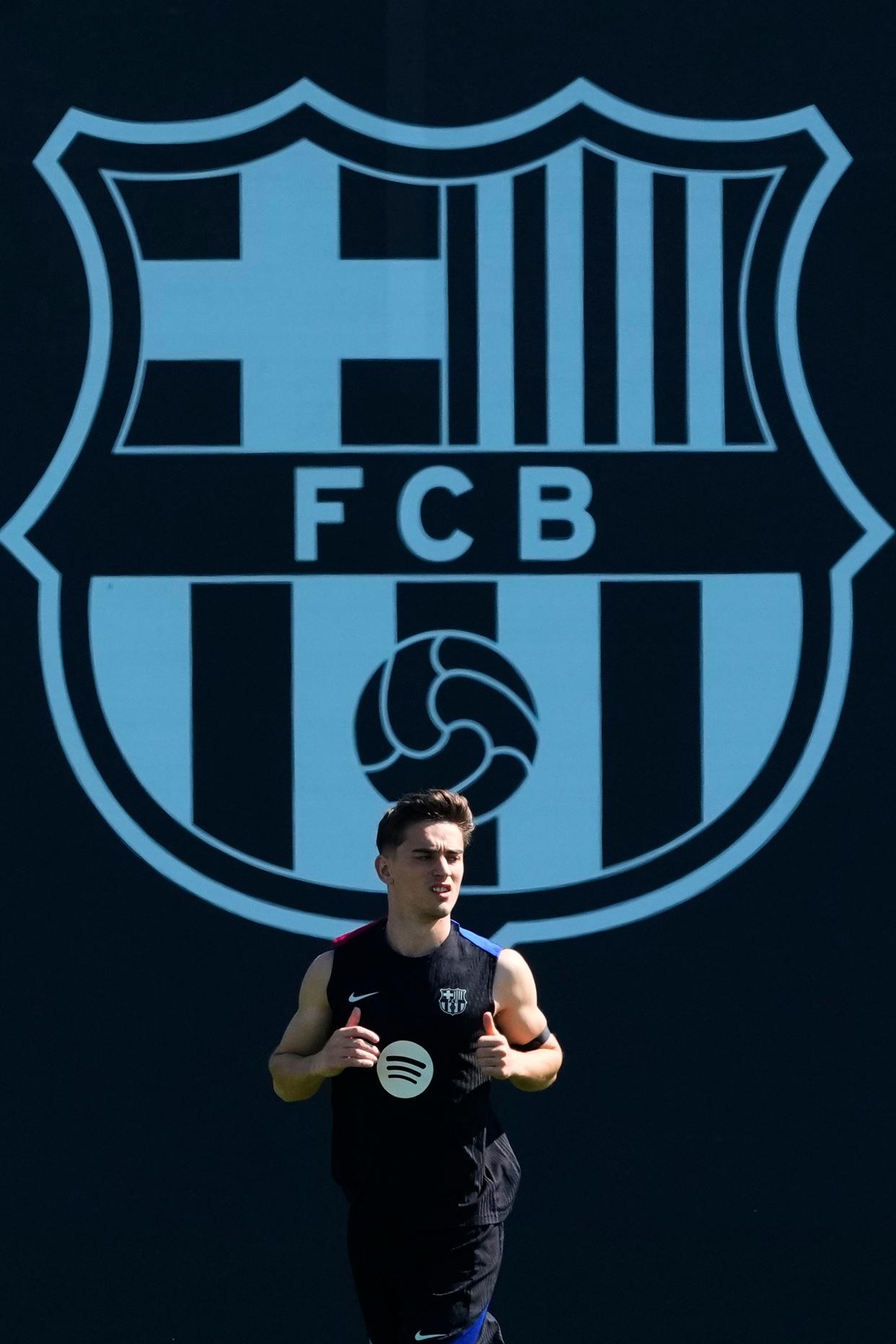 包含西班牙主帅表示联赛仍将进行防疫工作不懈的词条