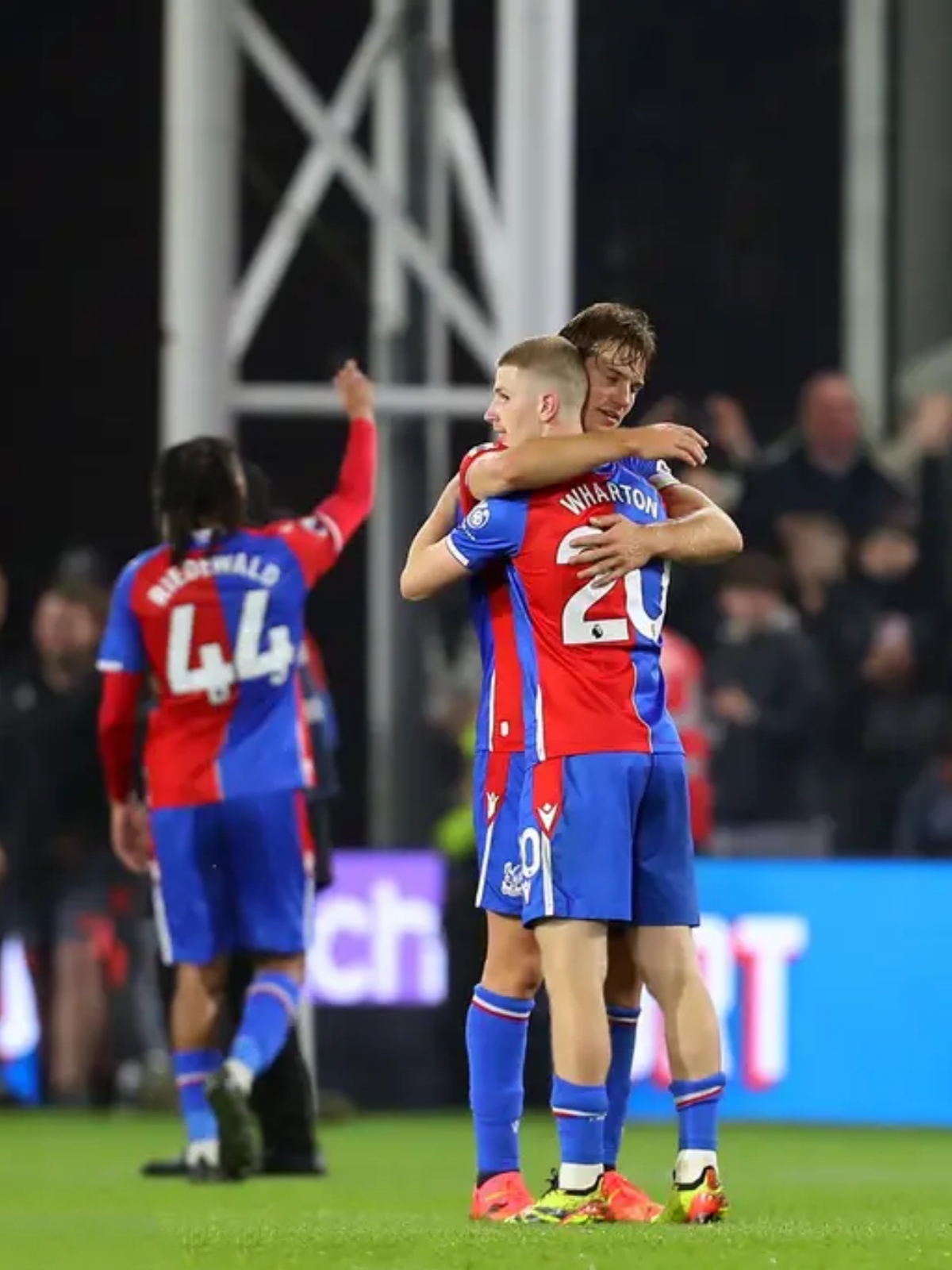 水晶宫客场绝杀，上升势头强势打破连败的简单介绍