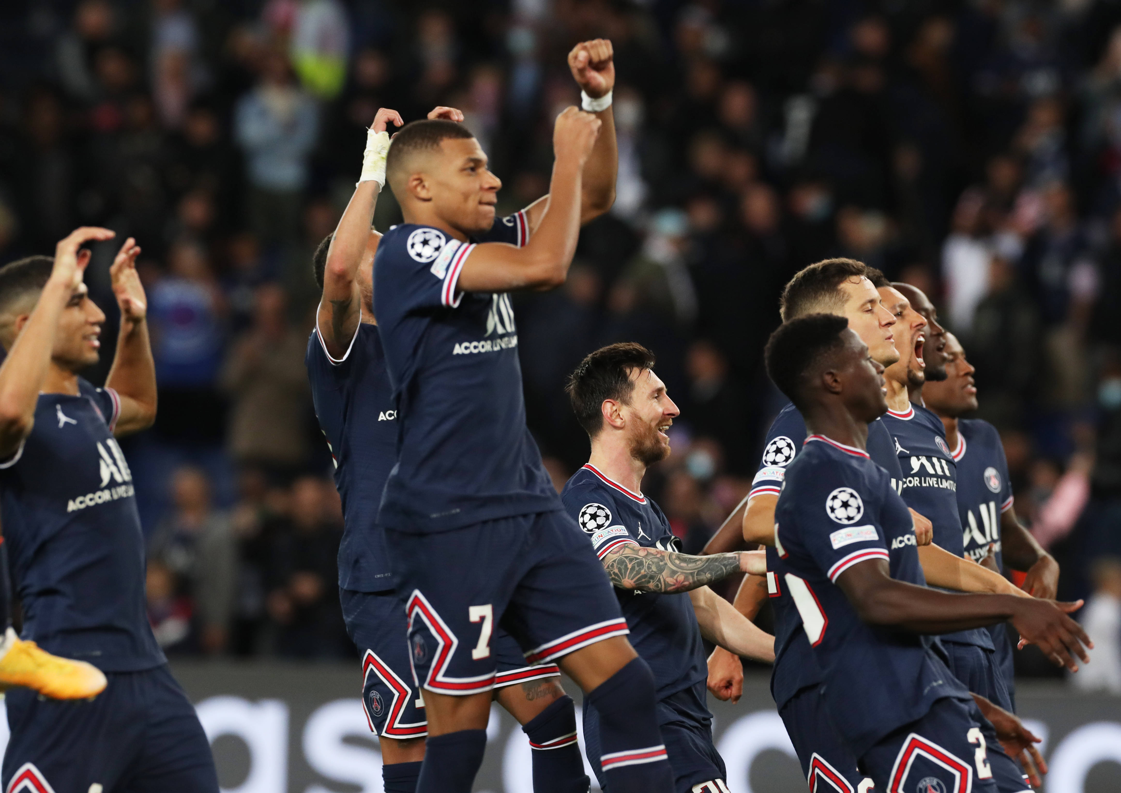 巴黎联合足球队在法国联赛中大获全胜的简单介绍