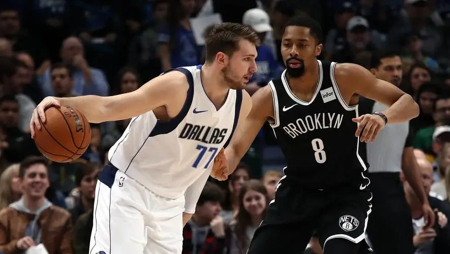 独行侠客场击败快船，战队实力备受瞩目