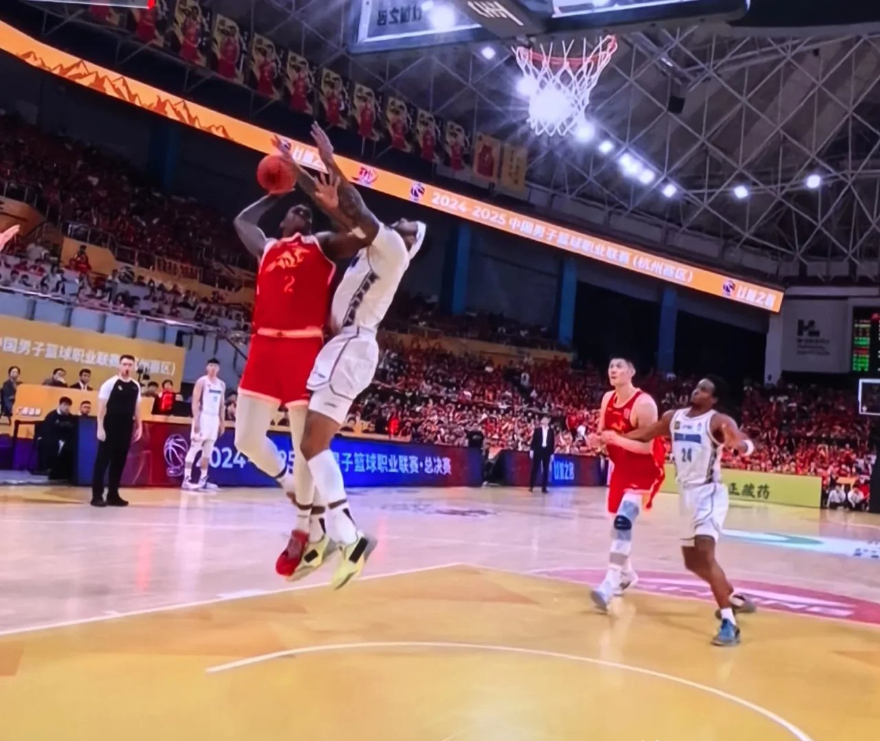 北快攻进攻火力强，轻松赢得比赛的简单介绍