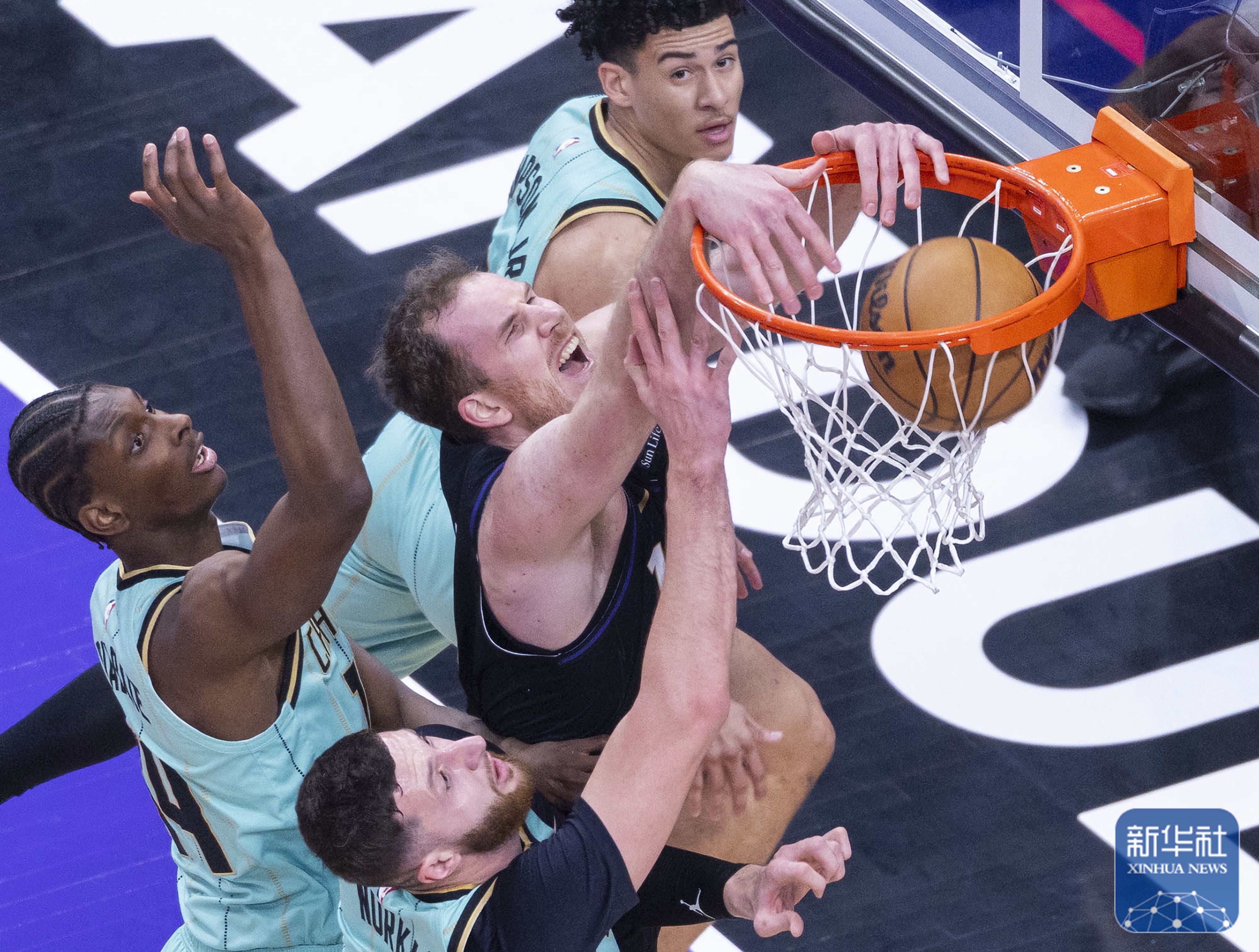 关于猛龙胜出魔术，取得逆转胜利晋级季后赛的信息